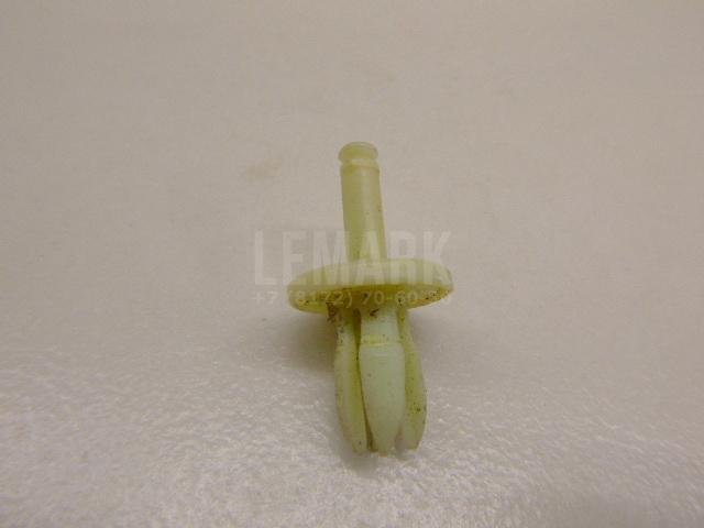 Заклёпка 5K0837975A VAG