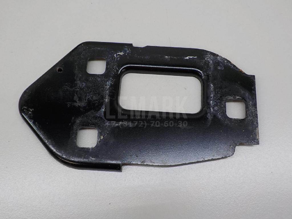 Кронштейн усилителя переднего бампера правый для  BMW 1-serie E82/E88 2007-2013