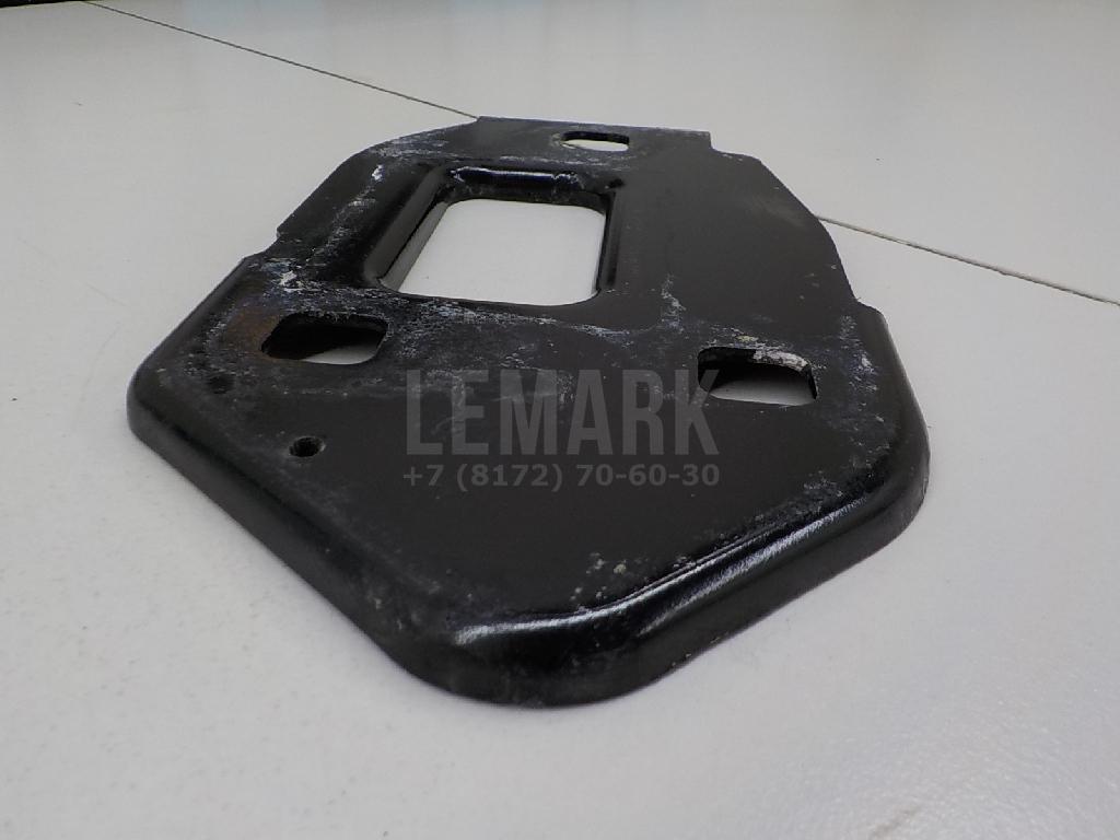 Кронштейн усилителя переднего бампера правый для  BMW 1-serie E82/E88 2007-2013