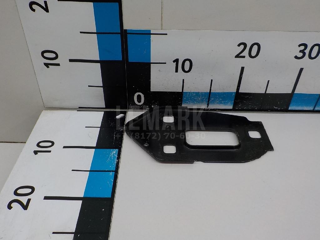 Кронштейн усилителя переднего бампера правый для  BMW 1-serie E82/E88 2007-2013