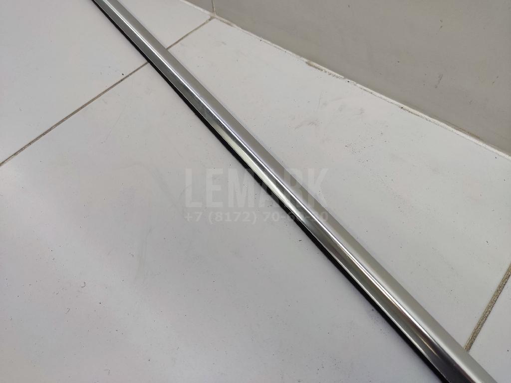 Накладка стекла переднего правого для  BMW 1-serie E82/E88 2007-2013