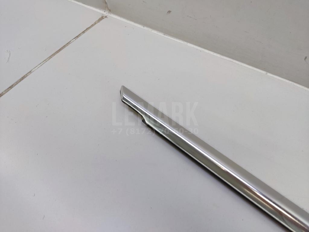 Накладка стекла переднего правого для  BMW 1-serie E82/E88 2007-2013