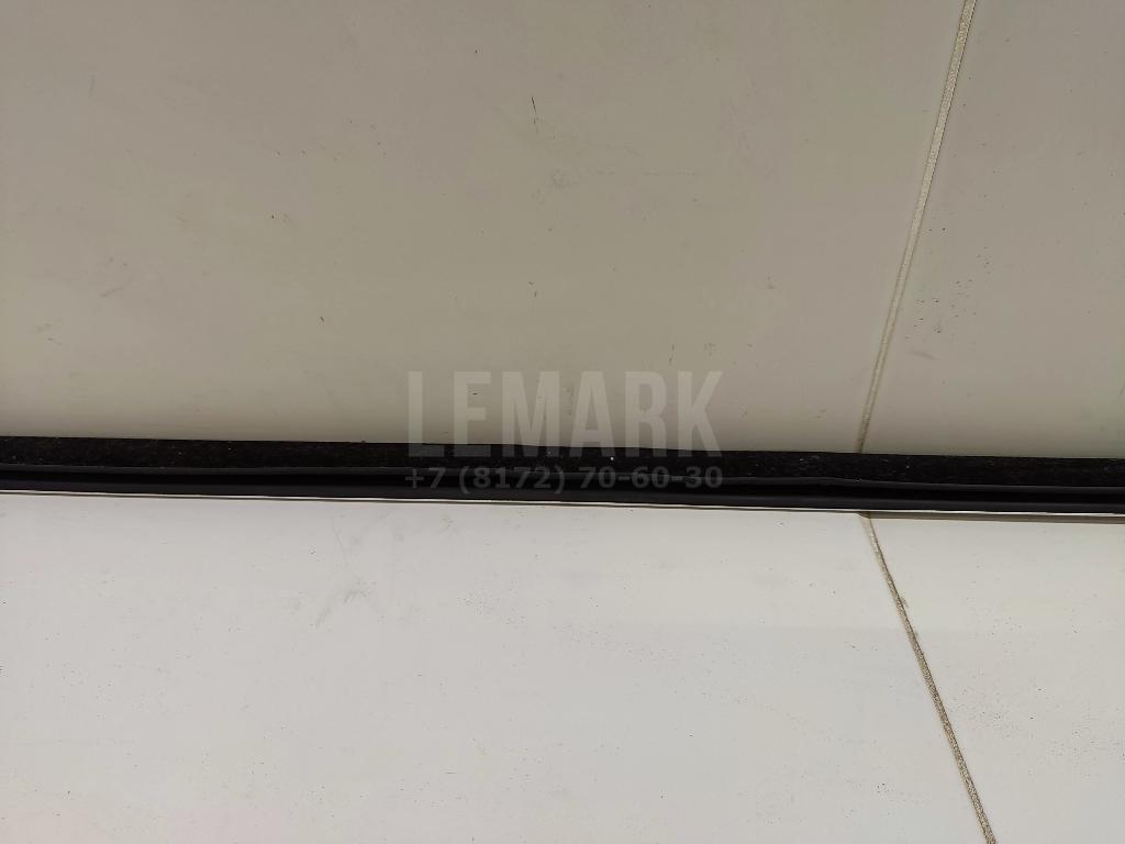 Накладка стекла переднего правого для  BMW 1-serie E82/E88 2007-2013