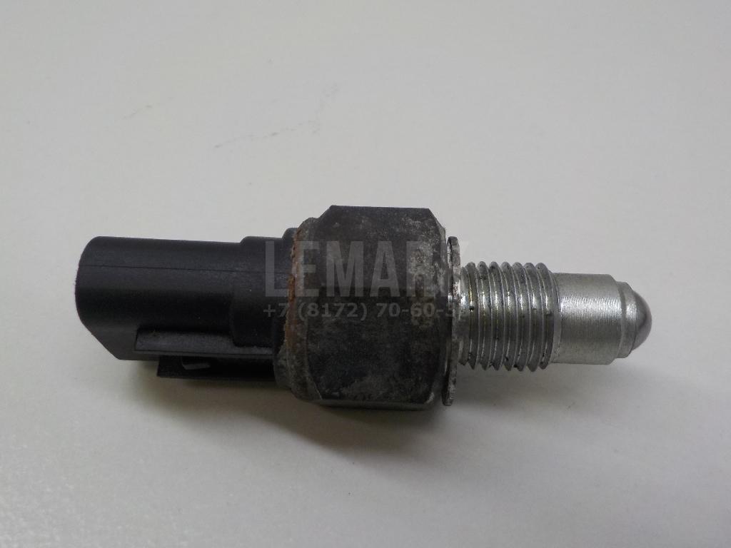 Датчик включения заднего хода MD730979 Mitsubishi