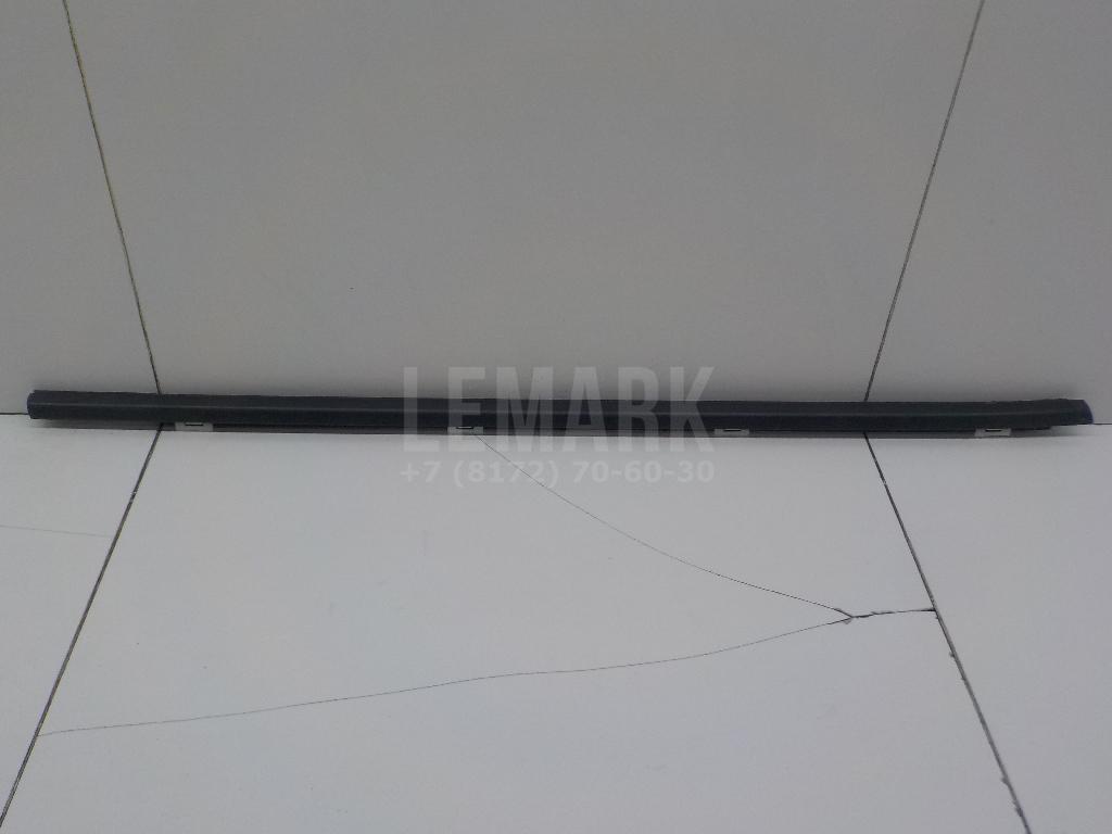 Накладка стекла переднего правого 82220D3001 Hyundai-Kia