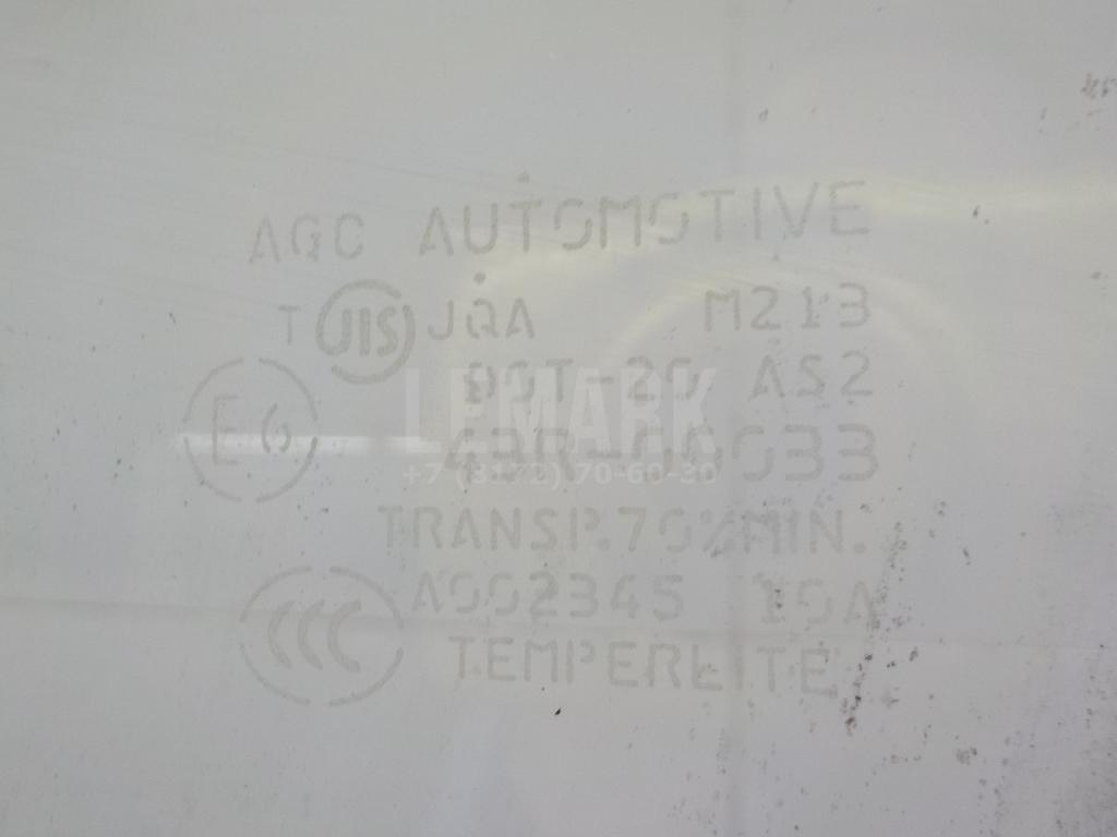 Стекло двери передней левой для  Cadillac