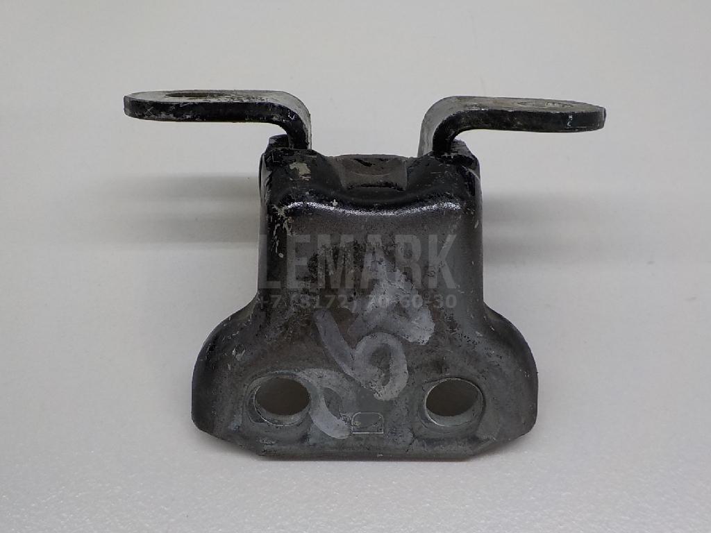 Петля двери передней правой нижняя 6873033021 Toyota