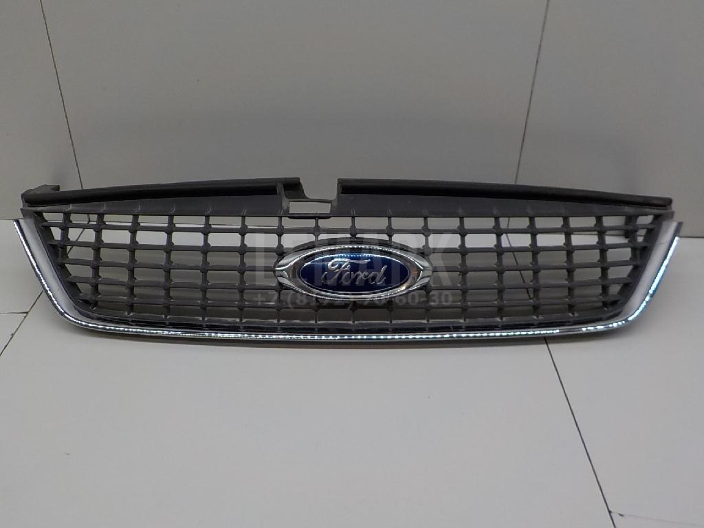 Решетка радиатора 1509301 Ford