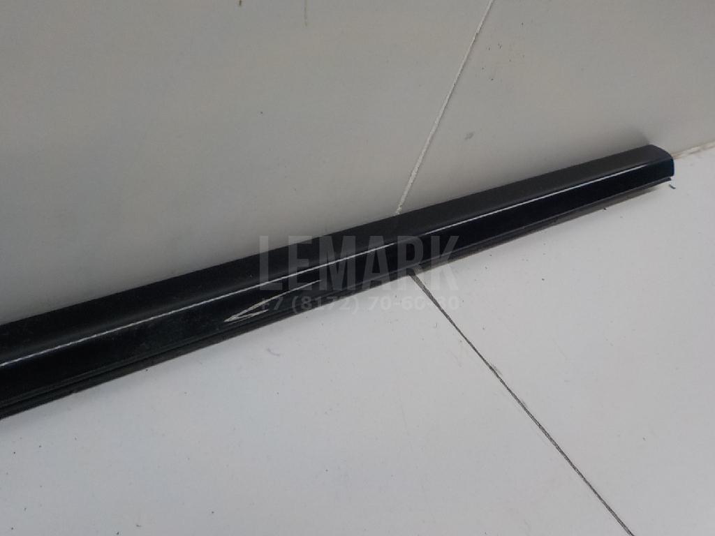 Накладка стекла переднего правого для  BMW 5-serie G30/G31/F90 2017-2023