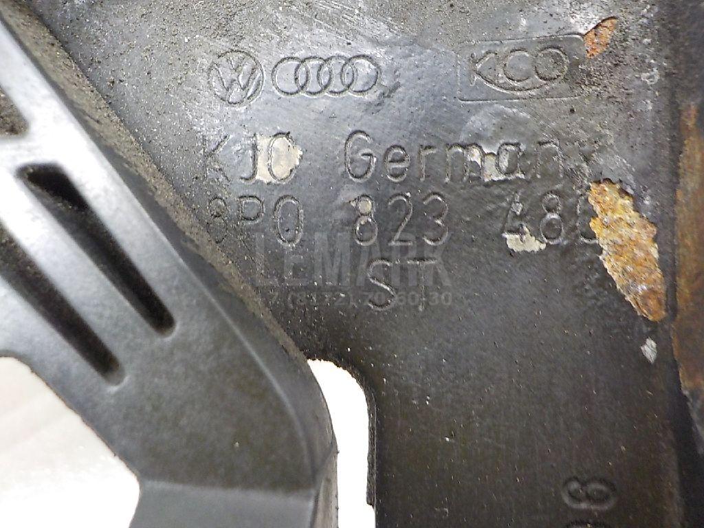 Крючок капота для  BMW 1-serie F20/F21 2011-2019
