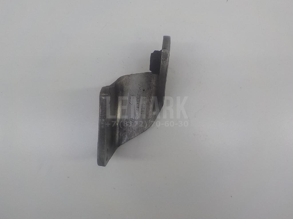 Кронштейн глушителя 7P6253047 VAG
