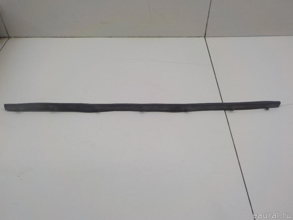 Уплотнитель капота
