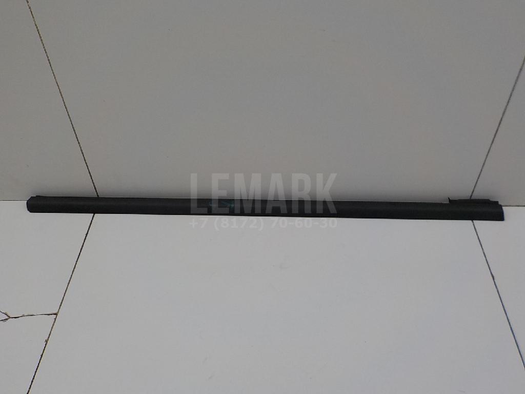 Накладка стекла заднего правого 1748426 Ford