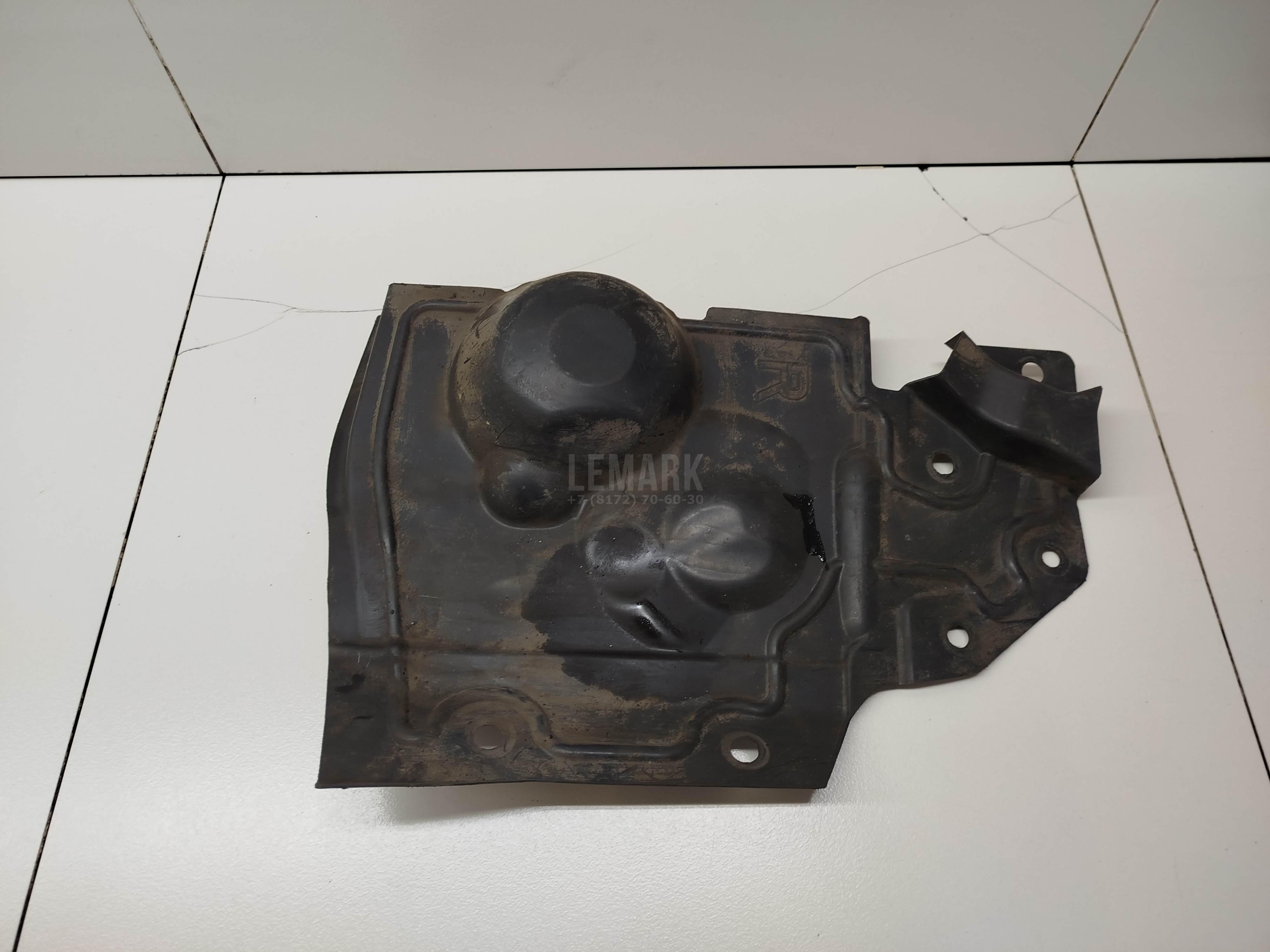 Пыльник двигателя боковой правый 648384CL0A Nissan