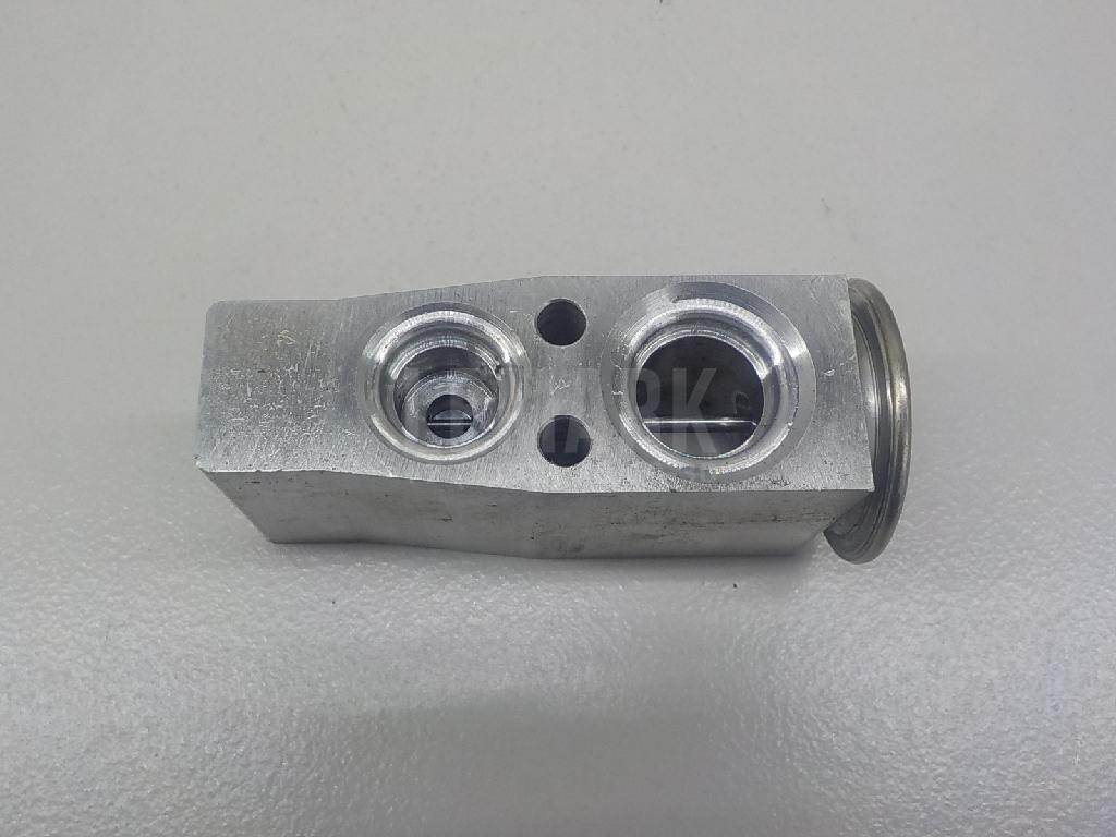 Клапан кондиционера 5Q0816679B VAG