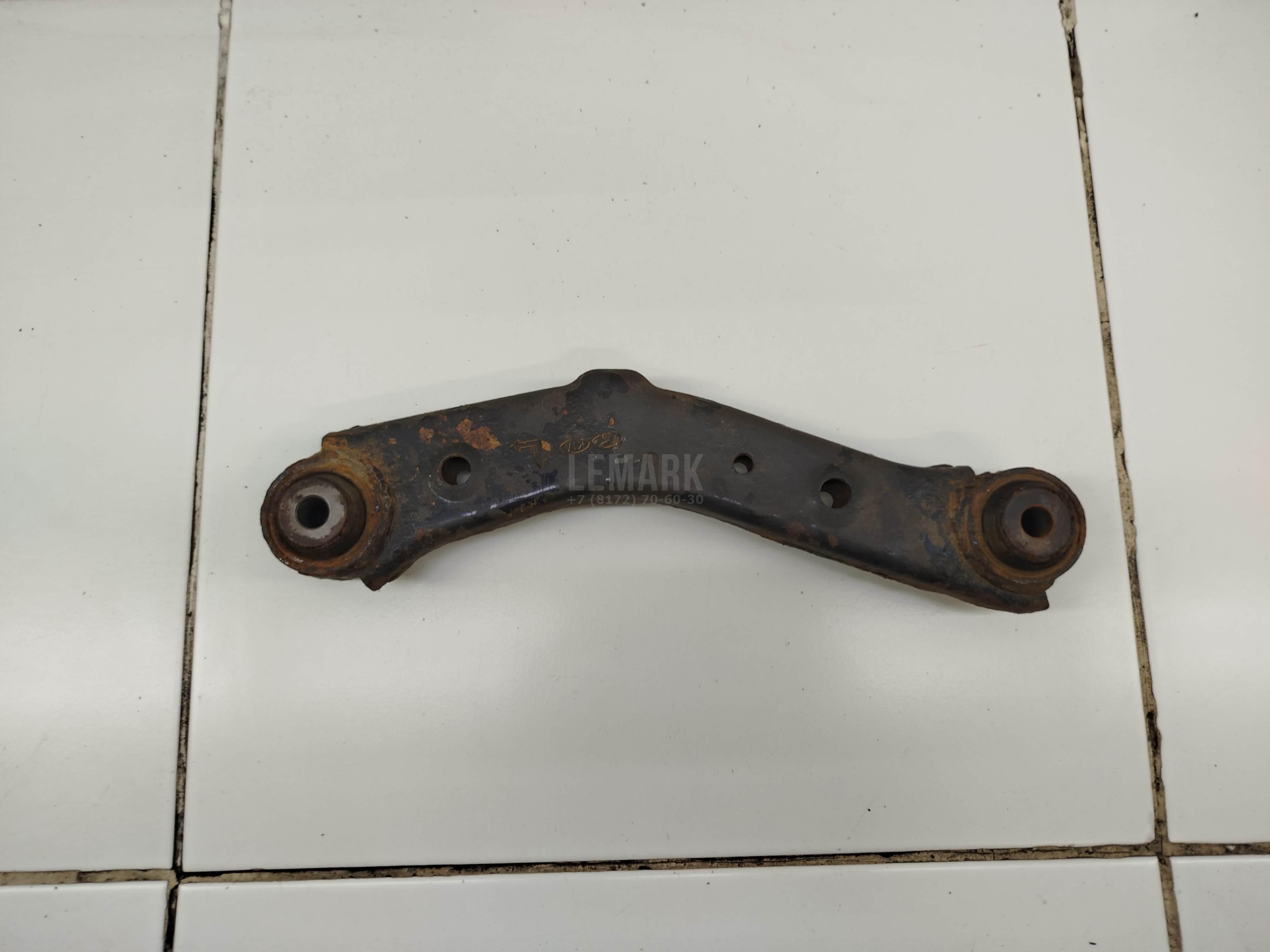 Рычаг задний поперечный 551002W150 Hyundai-Kia
