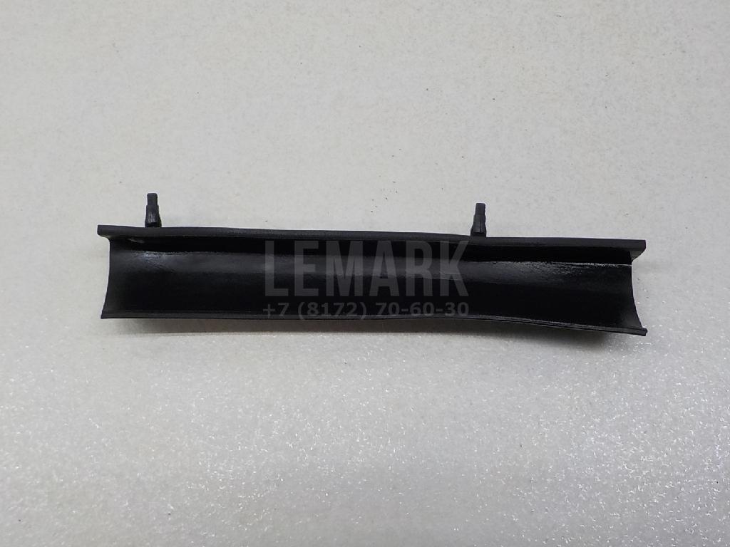 Уплотнитель капота 65810JG40A Nissan