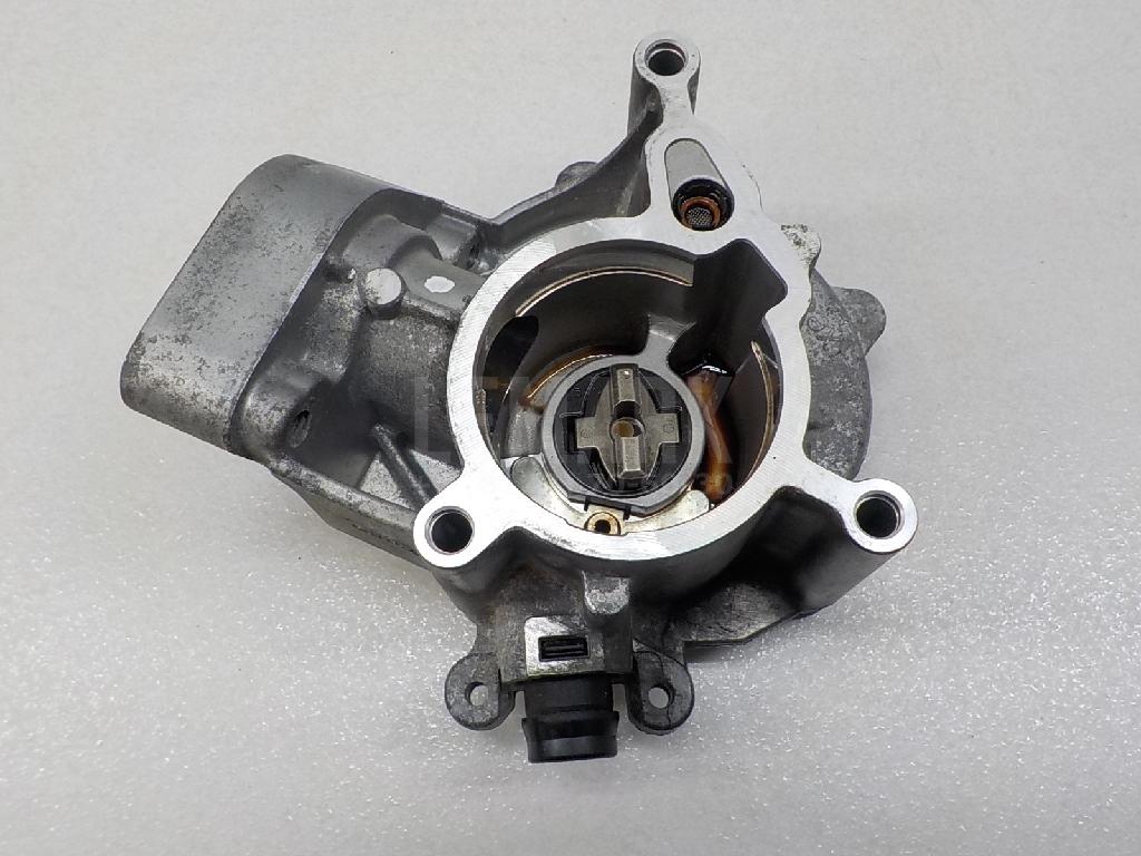 Насос вакуумный 06L145100B VAG