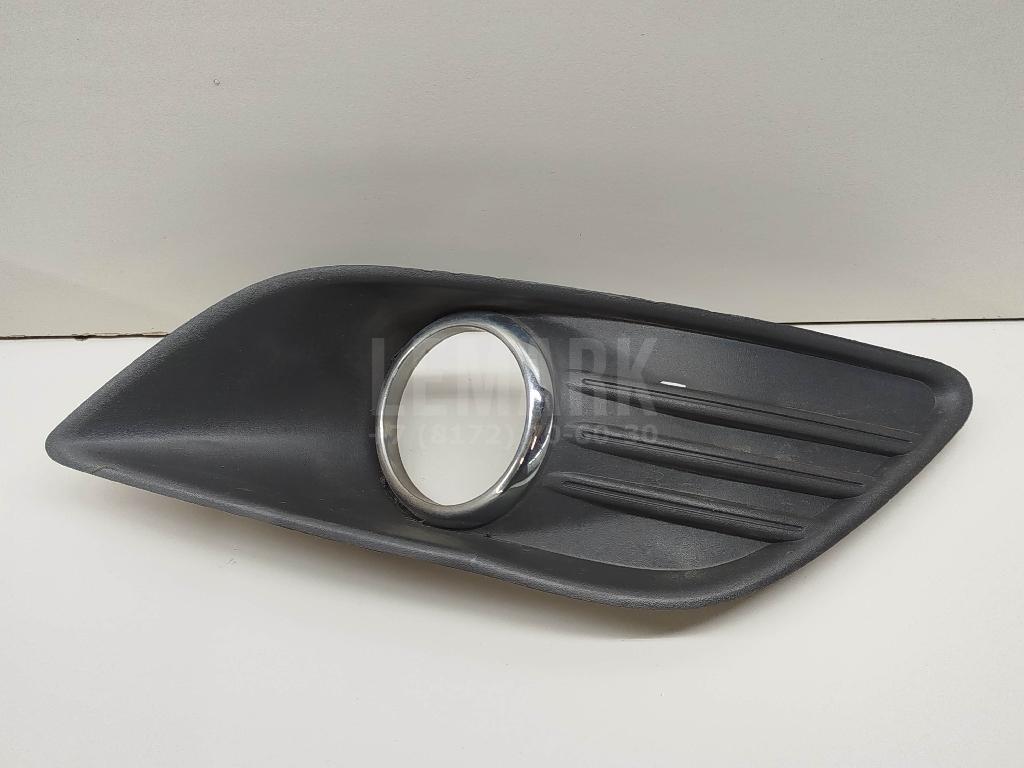 Решетка в бампер правая 1528560 Ford