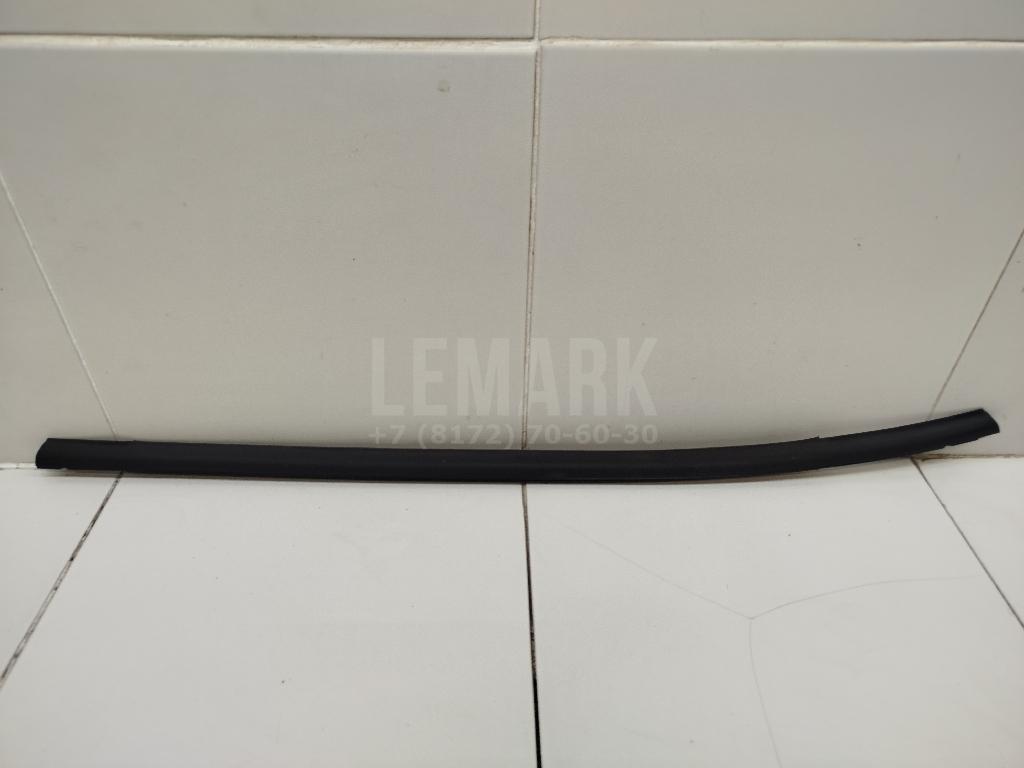 Накладка стекла заднего левого 832102S000 Hyundai-Kia