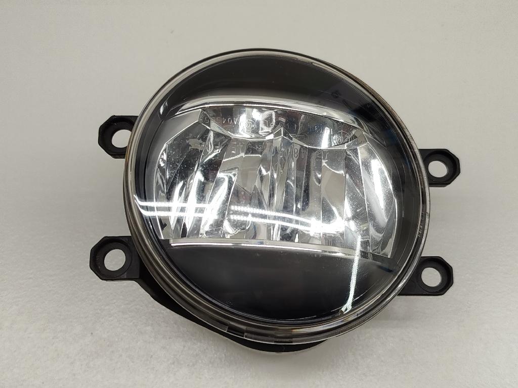 Фара противотуманная правая 8121048050 Toyota
