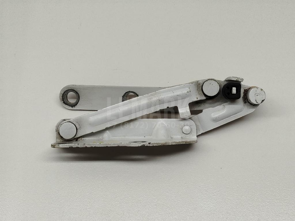 Петля капота правая 7H0823302D VAG