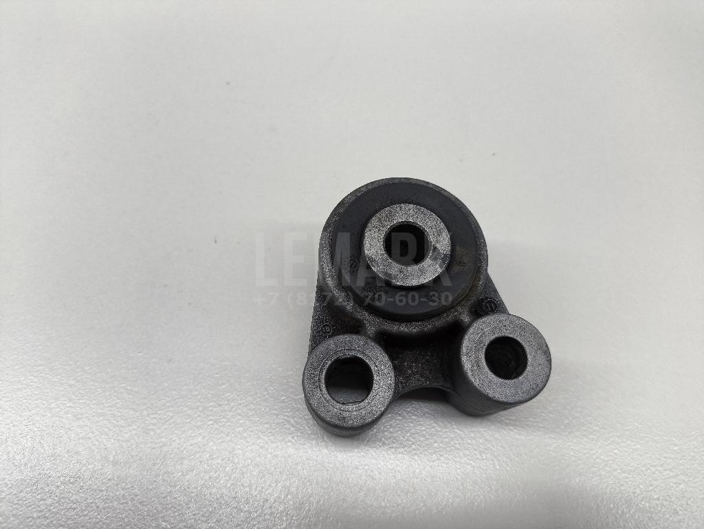 Опора КПП 1370378 Ford