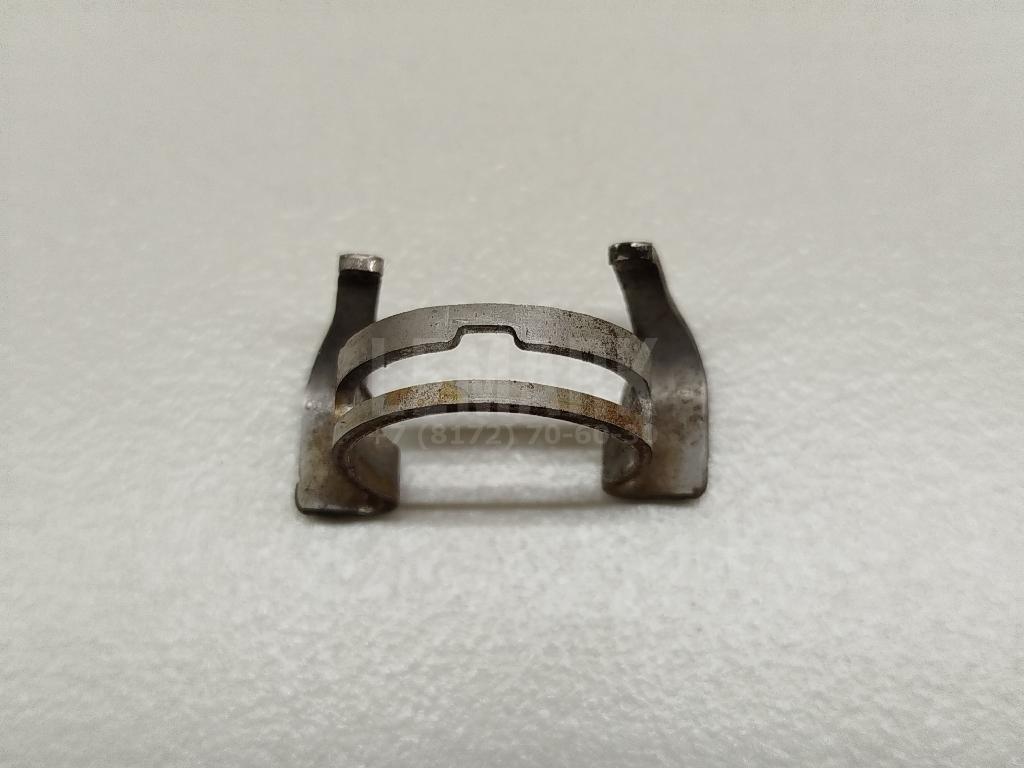 Крепеж форсунки 353092B110 Hyundai-Kia