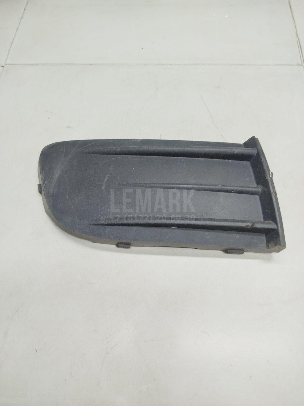 Решетка в бампер правая 1Z0807368B41 VAG