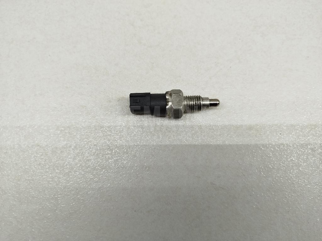 Датчик включения заднего хода 95028604 GM