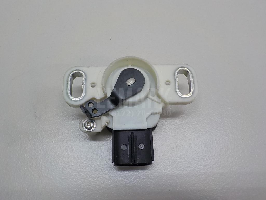 Датчик положения педали тормоза 8951033030 Toyota