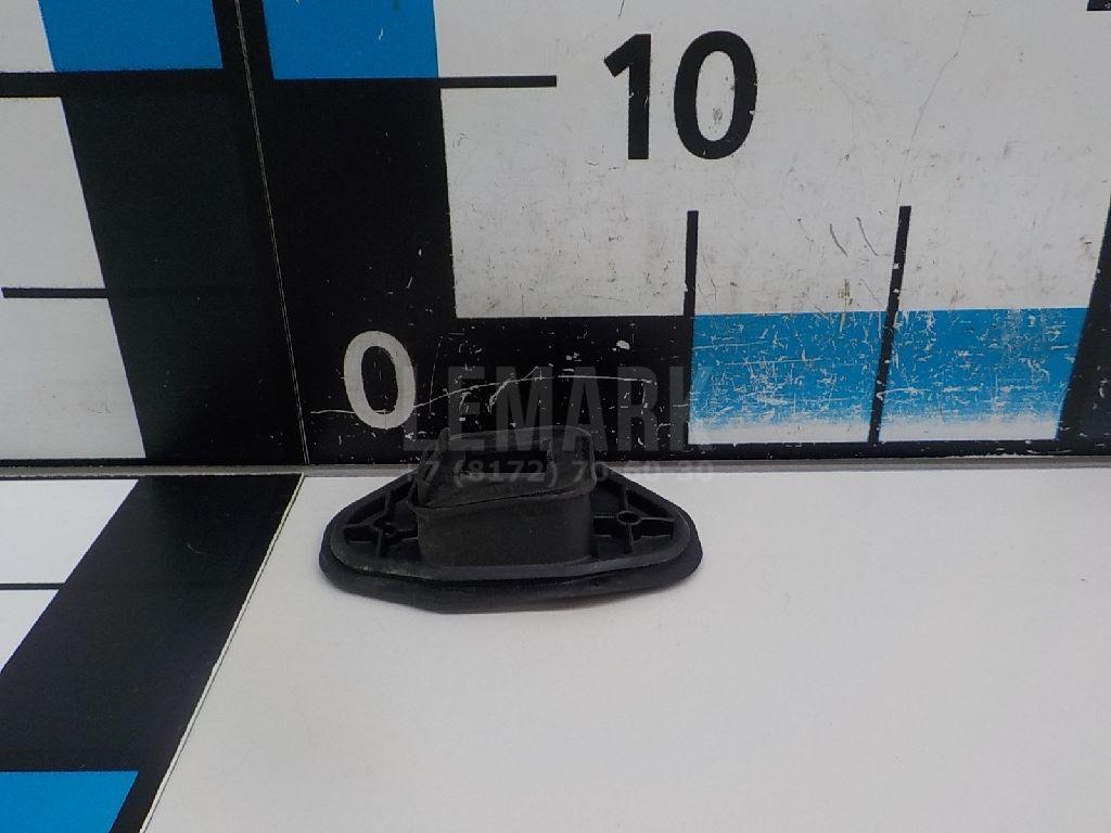 Уплотнитель двери 13310749 GM