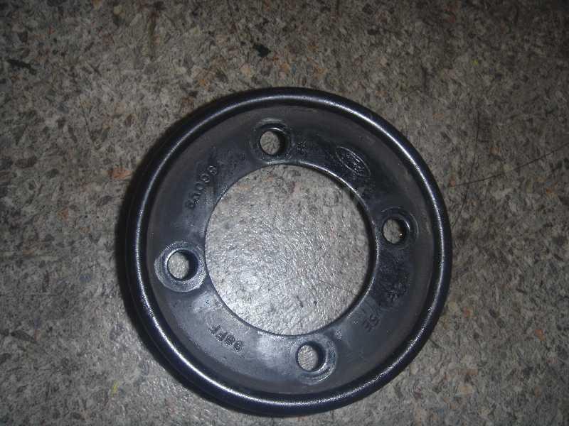 Шкив водяного насоса (помпы) 1079086 Ford
