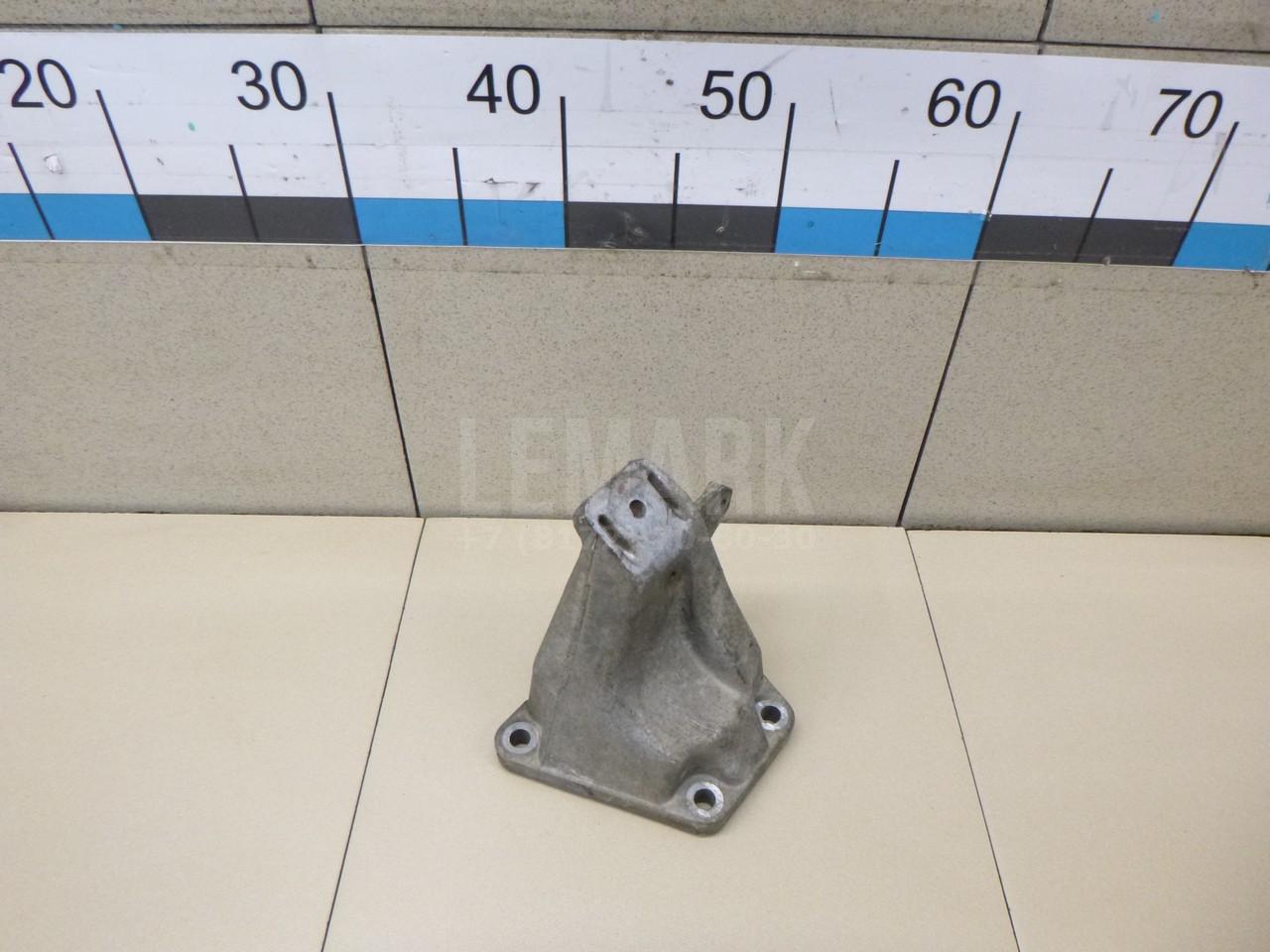 Кронштейн двигателя правый 8D0199308D VAG