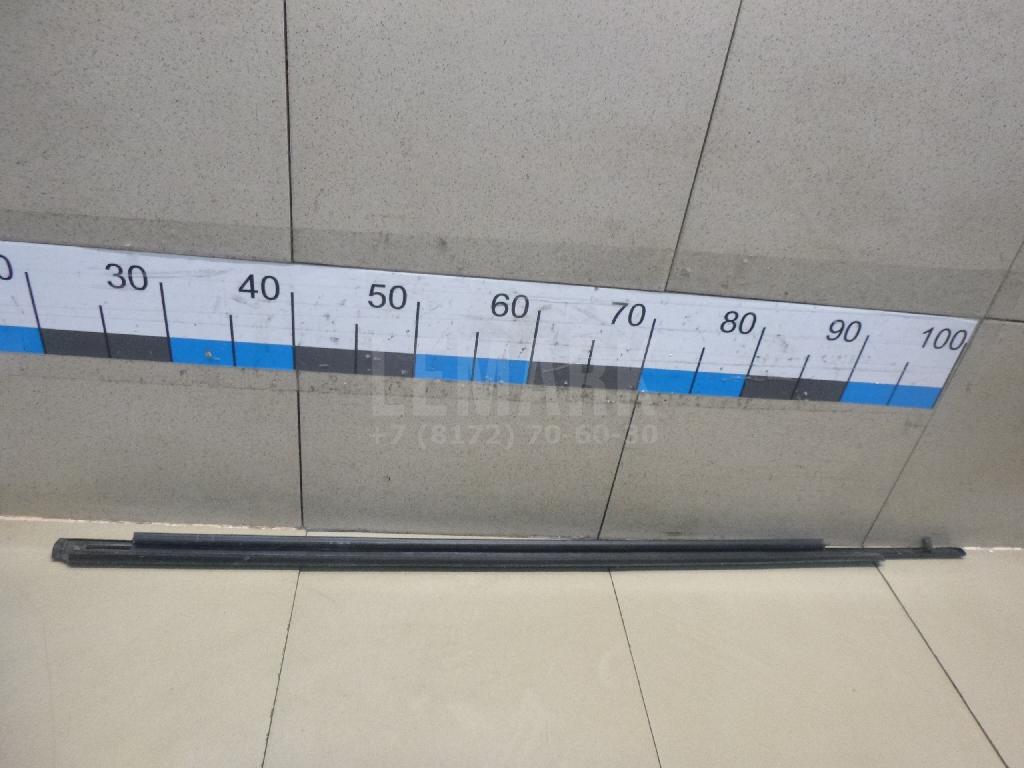 Накладка стекла переднего левого