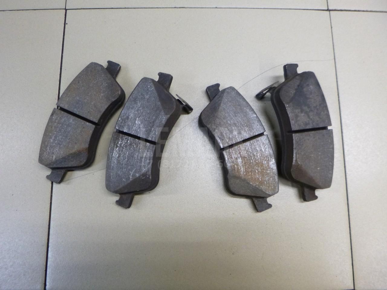 Колодки тормозные передние к-кт 0446502200 Toyota
