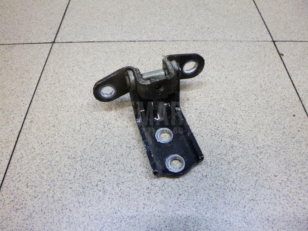 Петля двери задней левой нижняя 793502B020 Hyundai-Kia