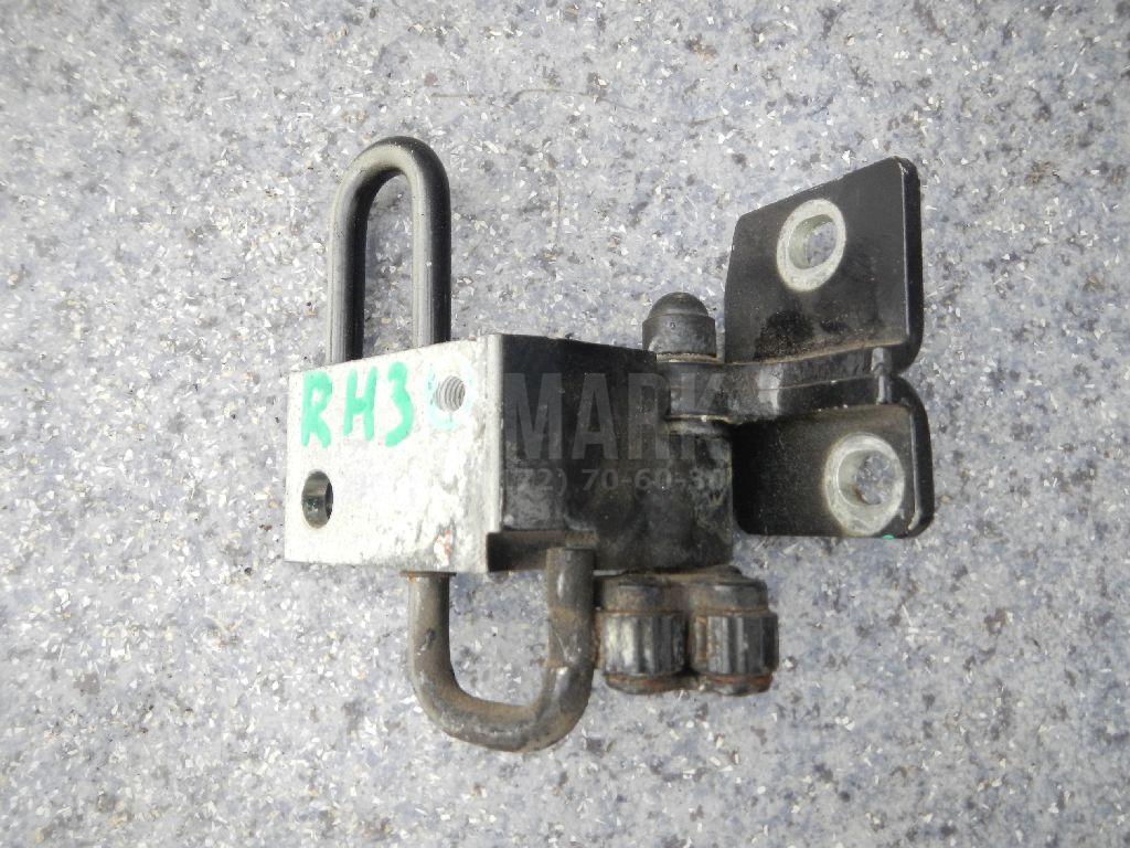 Петля двери задней правой нижняя 3C4833412C VAG
