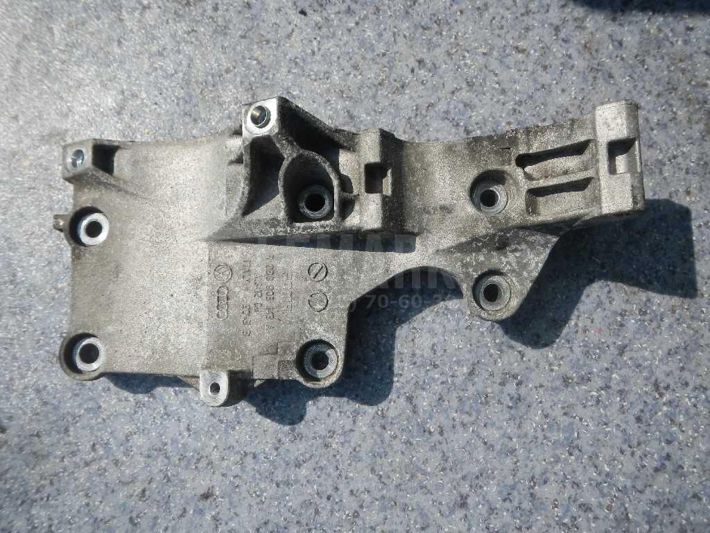 Кронштейн генератора 03G903143A VAG