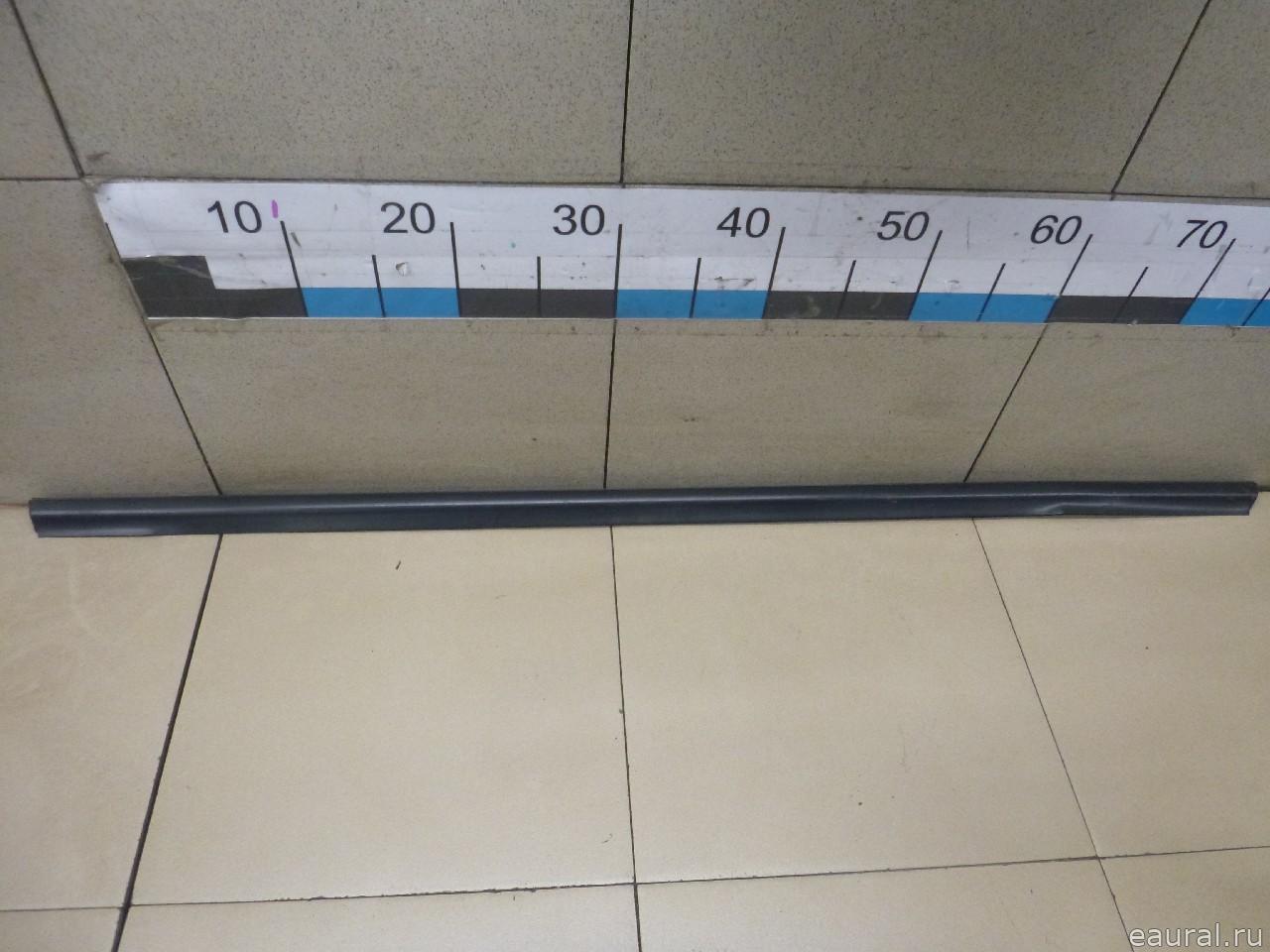 Накладка стекла заднего правого