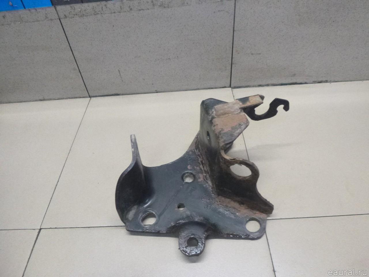 Кронштейн задней балки