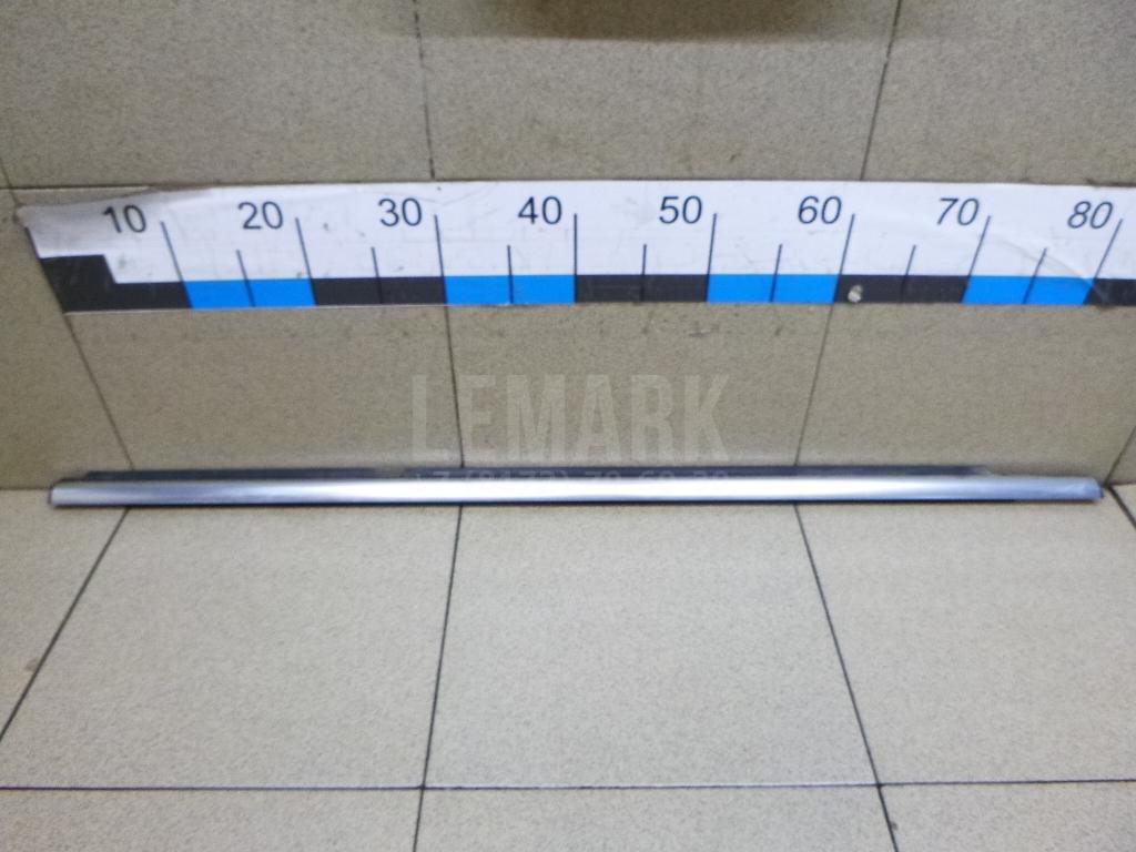 Накладка стекла заднего правого 5N0839476D3Q7 VAG