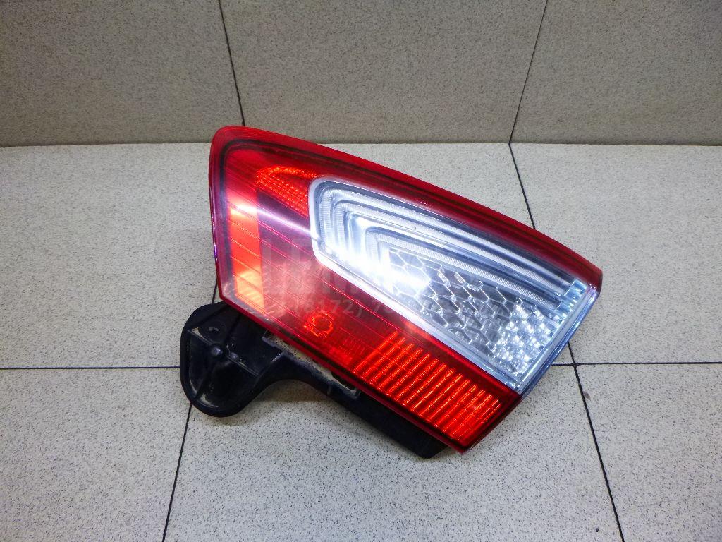 Фонарь задний внутренний правый 1744243 Ford