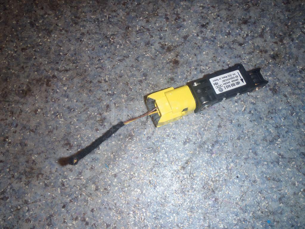 Датчик AIR BAG 4B0959643E VAG