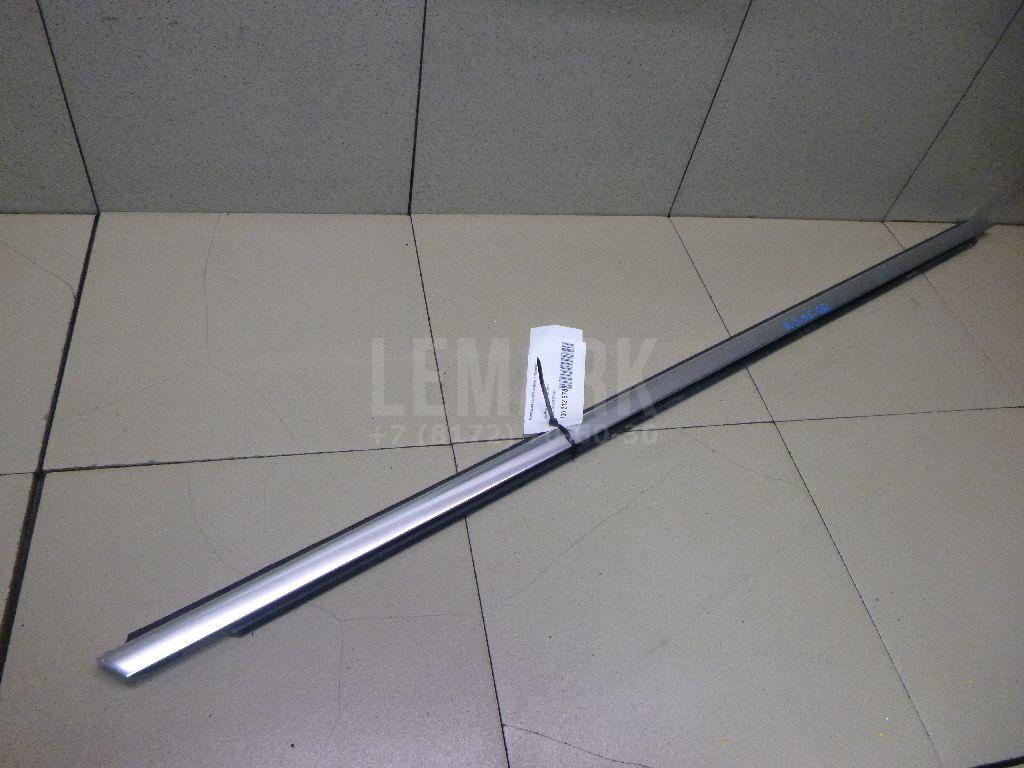 Накладка стекла заднего правого 3C8839476F3Q7 VAG