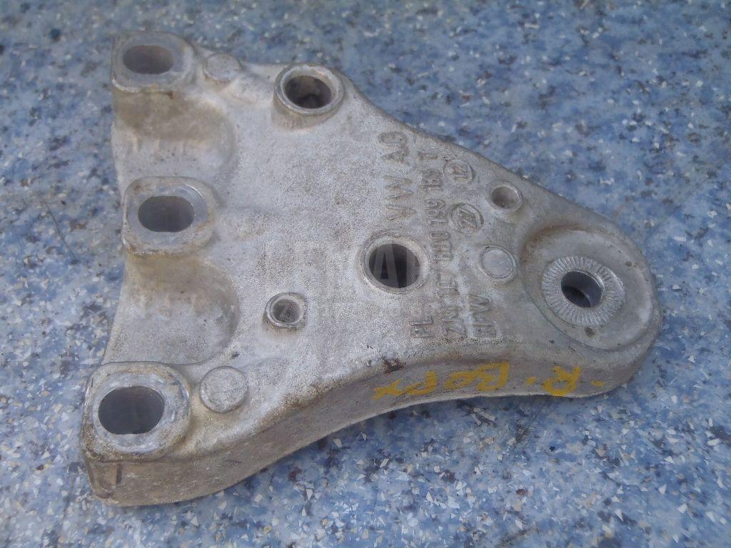 Кронштейн двигателя правый 6Q0199185T VAG