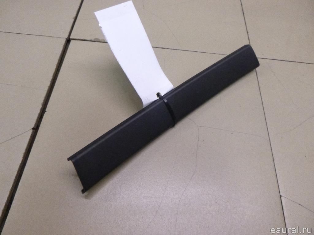 Накладка стекла заднего левого