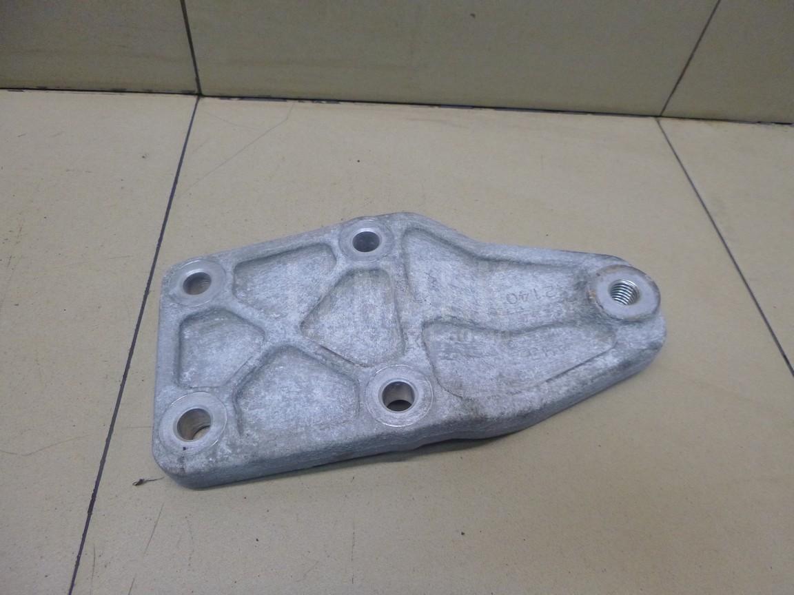 Кронштейн редуктора 523910R030 Toyota