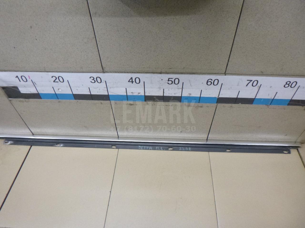 Накладка стекла переднего левого 1K5837475B VAG