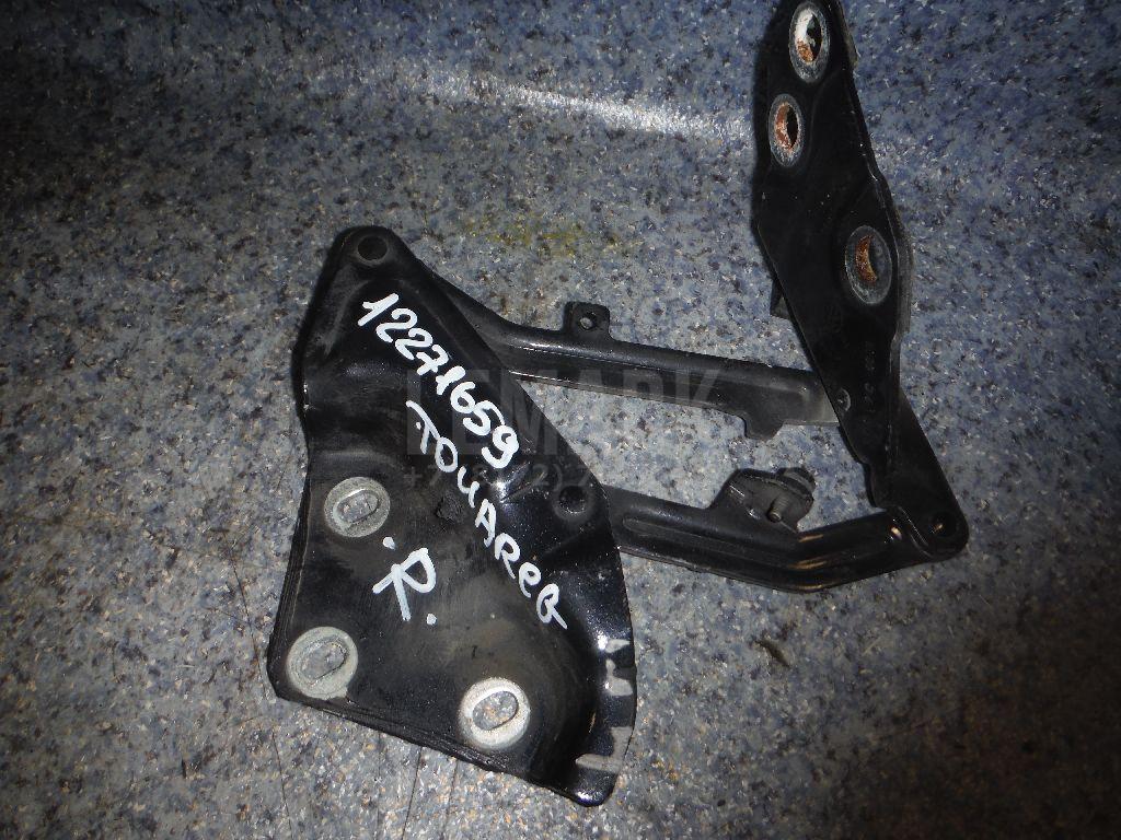 Петля капота правая 7L6823302 VAG